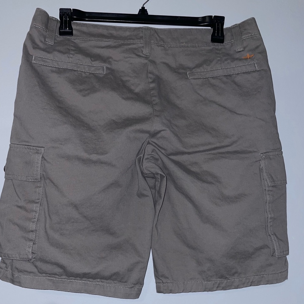 đ¸Dockers Men's Gray Cargo Shorts - Picture 3 of 6